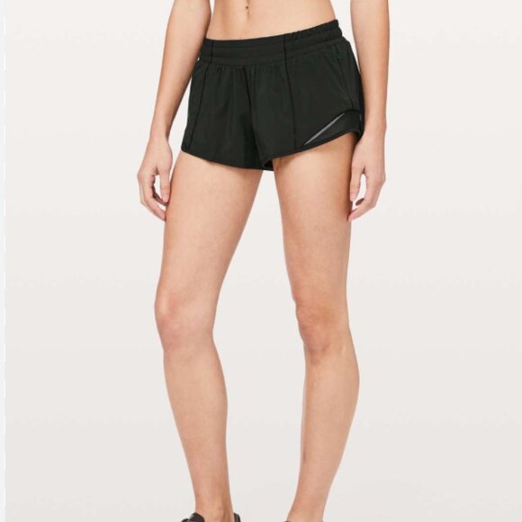 Lululemon Hotty Hot Low-Rise 2.5" Lined Short Black - Picture 1 of 4